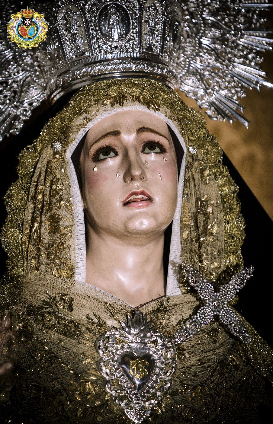 Detalle de tocado y encajes antiguos