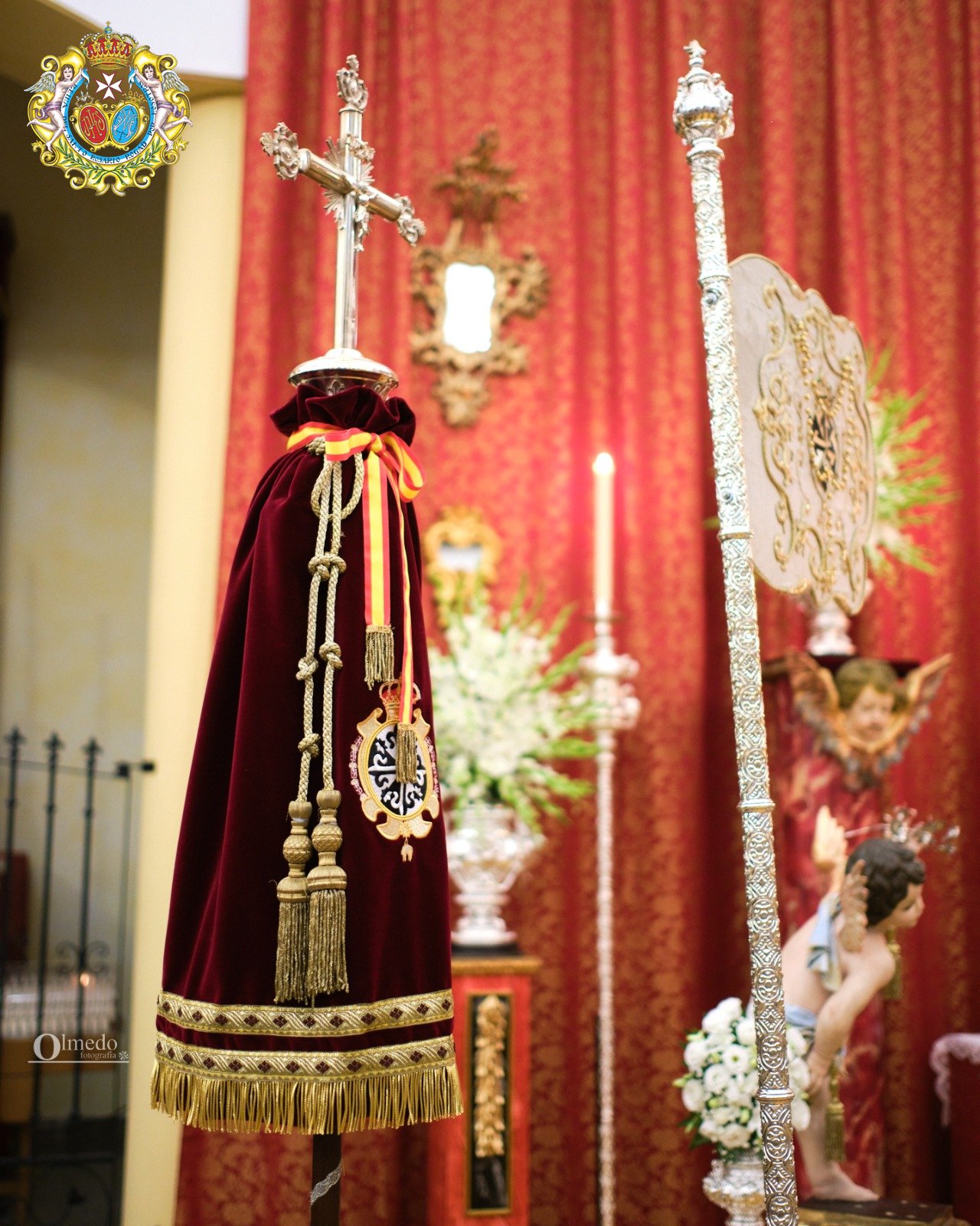 Cruz Parroquial en primer plano