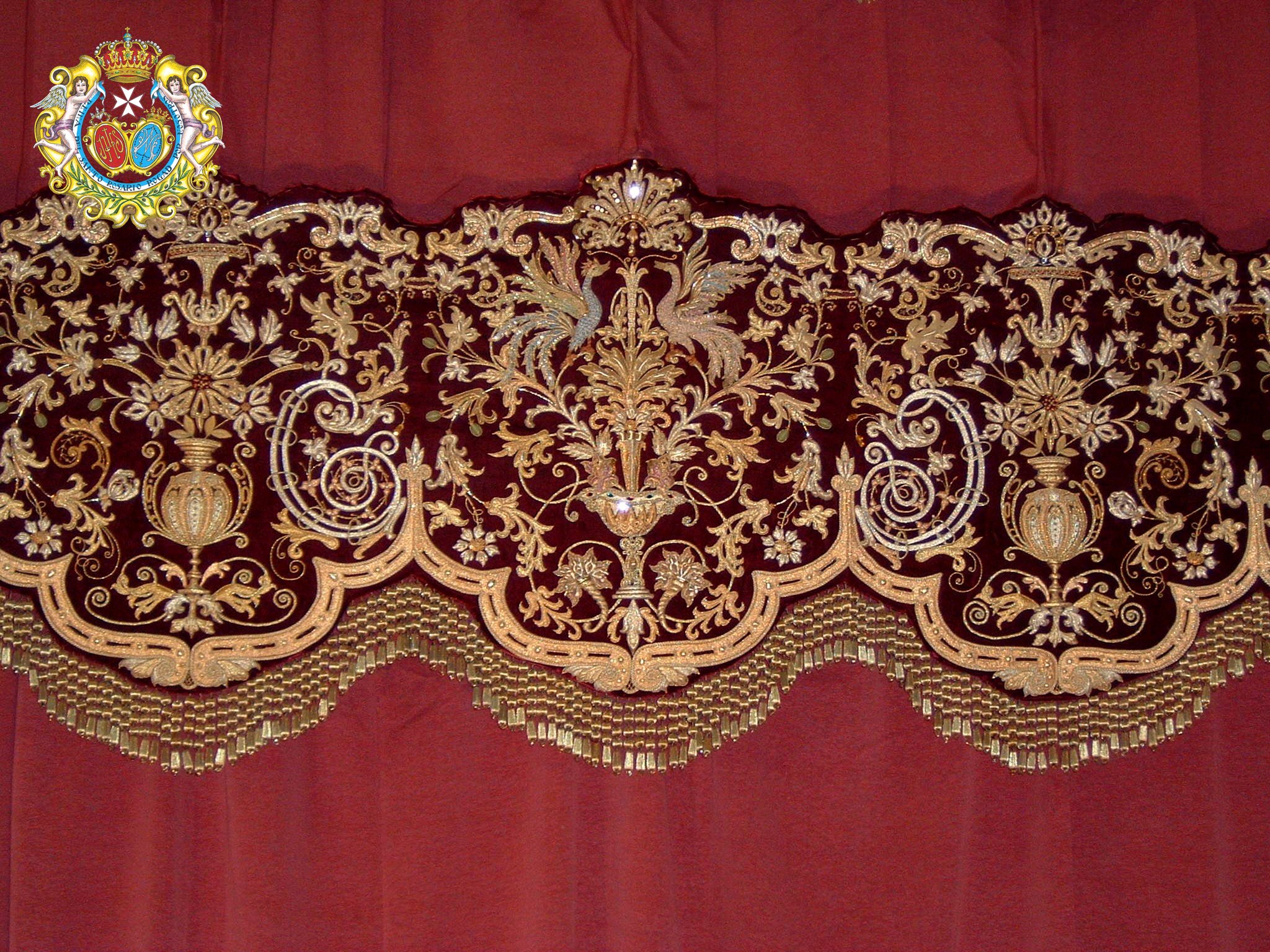 Detalle lateral con varales y candelería